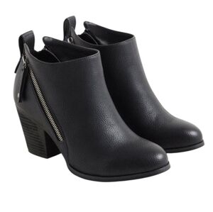 Torrid Black Ankle‎ Booties with Zipper Detail